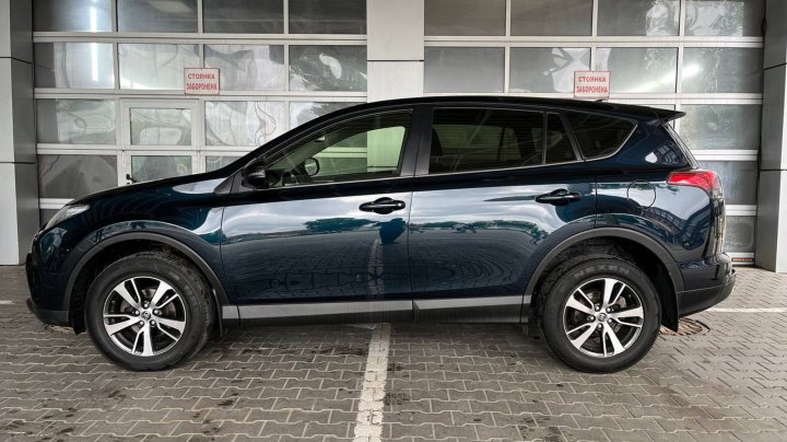 Toyota RAV4 Drive 2018