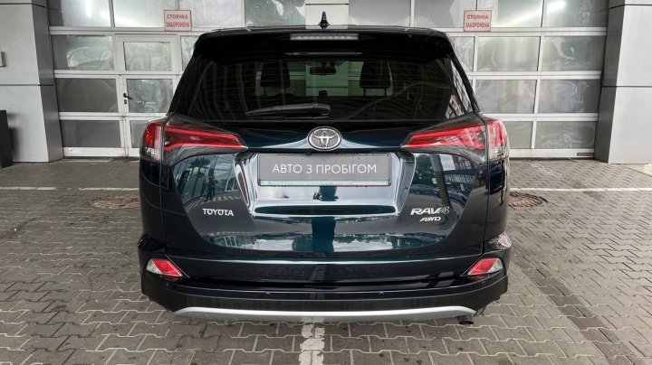Toyota RAV4 Drive 2018