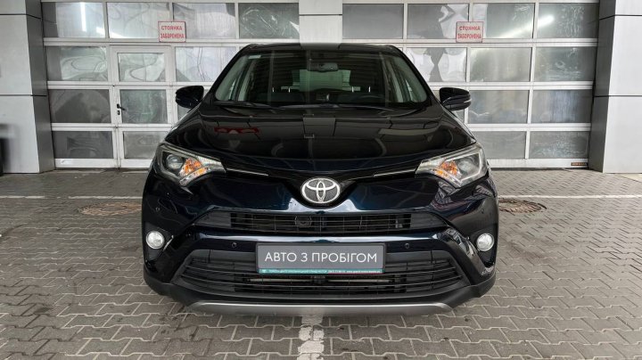 Toyota RAV4 Drive 2018