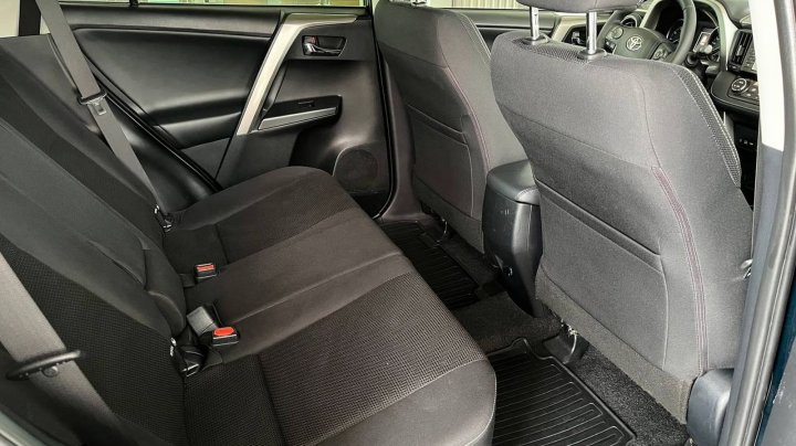 Toyota RAV4 Drive 2018