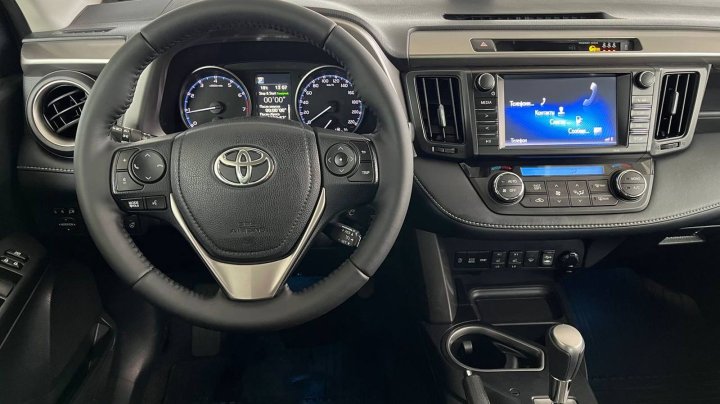 Toyota RAV4 Drive 2018