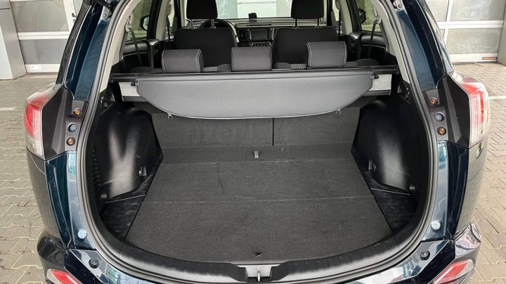 Toyota RAV4 Drive 2018