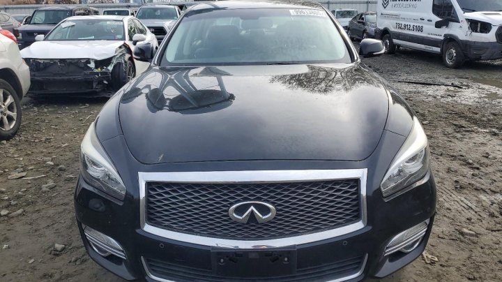 INFINITI Q70L 3.7 Luxe 2018