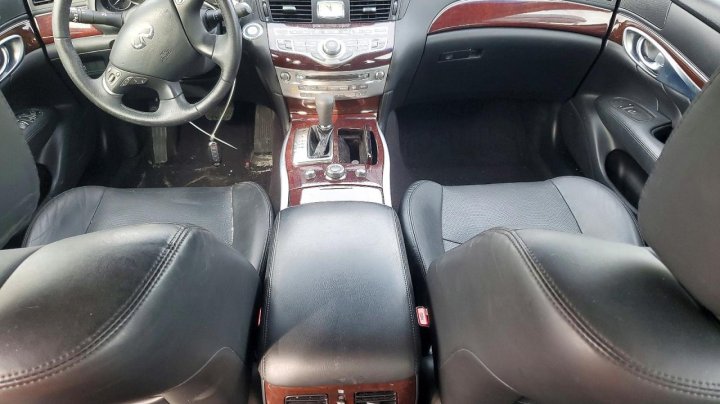 INFINITI Q70L 3.7 Luxe 2018