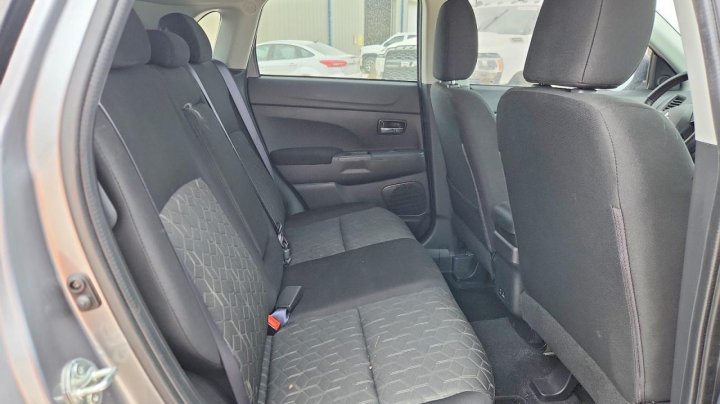 Mitsubishi Outlander Sport S 2024