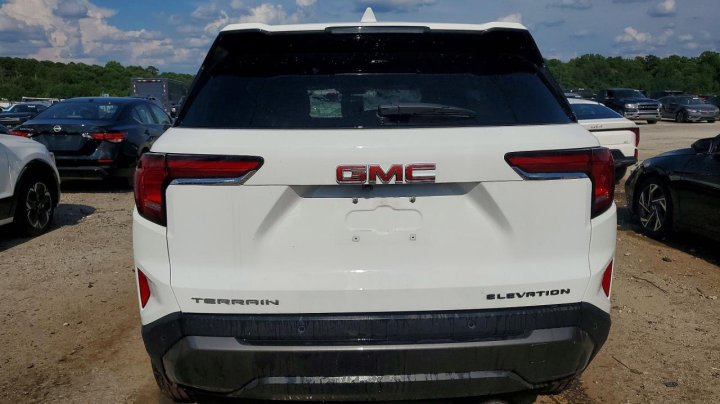 GMC TERRAIN Elevation 2026