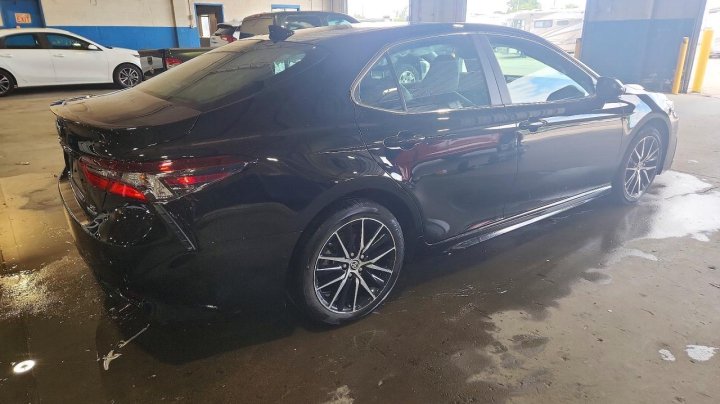 Toyota Camry Hybrid Se 2024