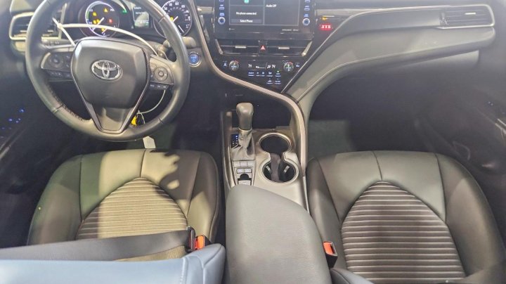 Toyota Camry Hybrid Se 2024