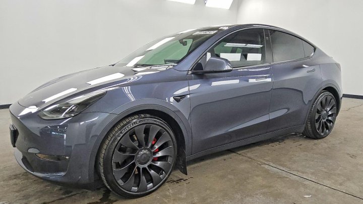 Tesla MODEL Y 2023