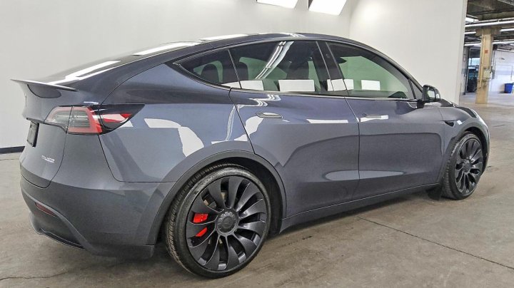 Tesla MODEL Y 2023