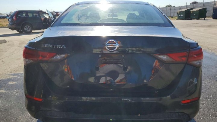 Nissan Sentra S 2021