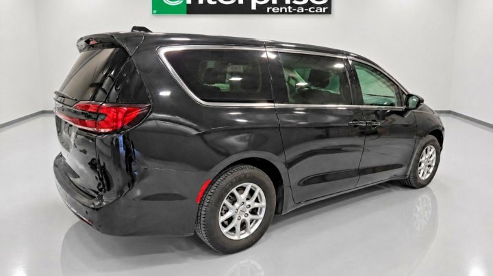 CHRYSLER Pacifica Touring L 2023