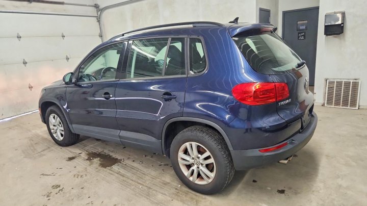 Volkswagen Tiguan S 2015