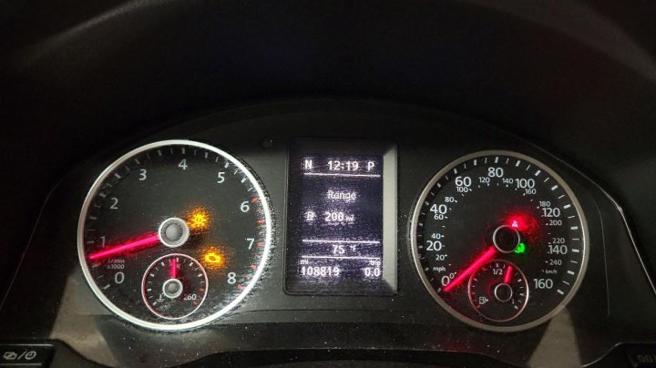 Volkswagen Tiguan S 2015
