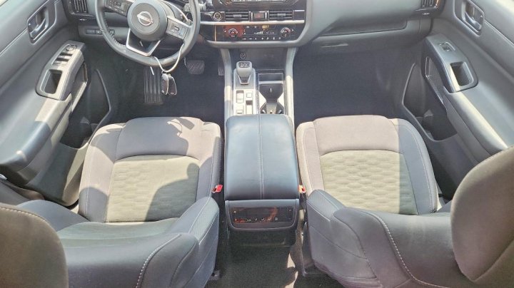 Nissan Pathfinder Sv 2024