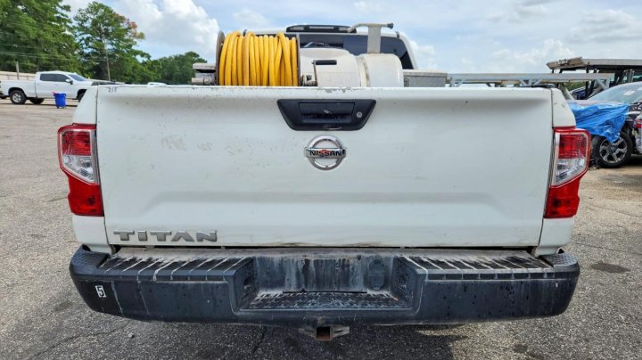 Nissan Titan S 2019