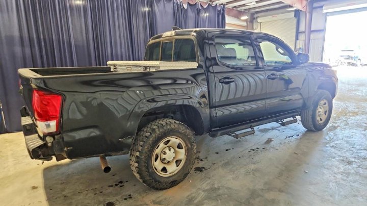 Toyota TACOMA Sr 2018