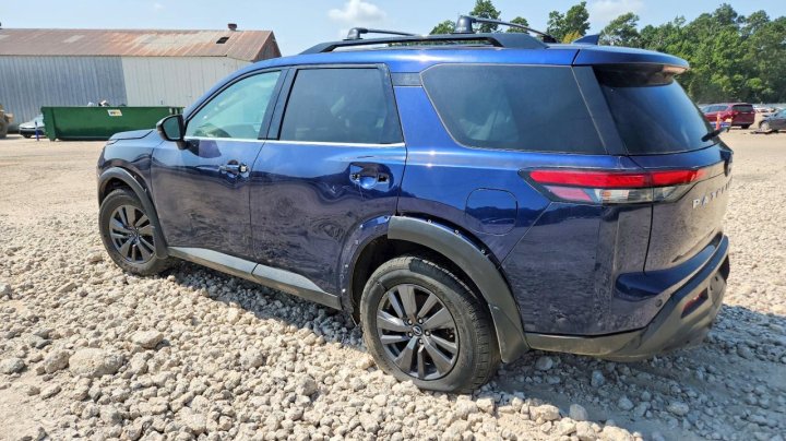 Nissan Pathfinder Sv 2022