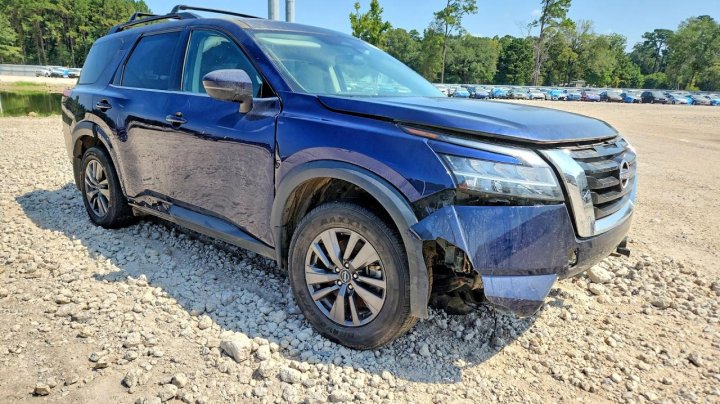 Nissan Pathfinder Sv 2022