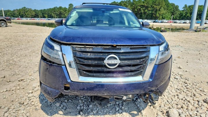 Nissan Pathfinder Sv 2022