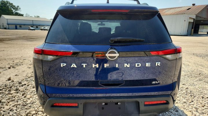 Nissan Pathfinder Sv 2022