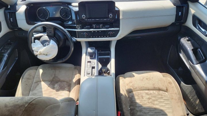 Nissan Pathfinder Sv 2022