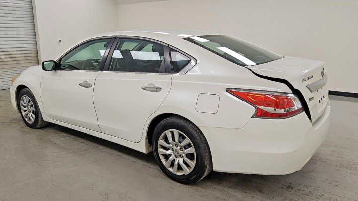 Nissan Altima 2.5 S 2015