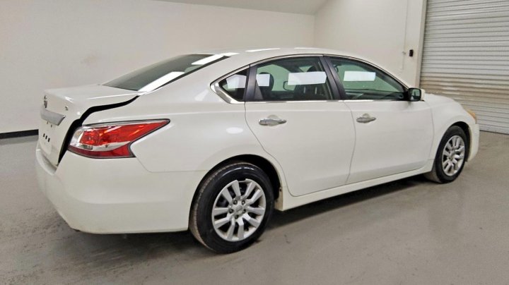 Nissan Altima 2.5 S 2015