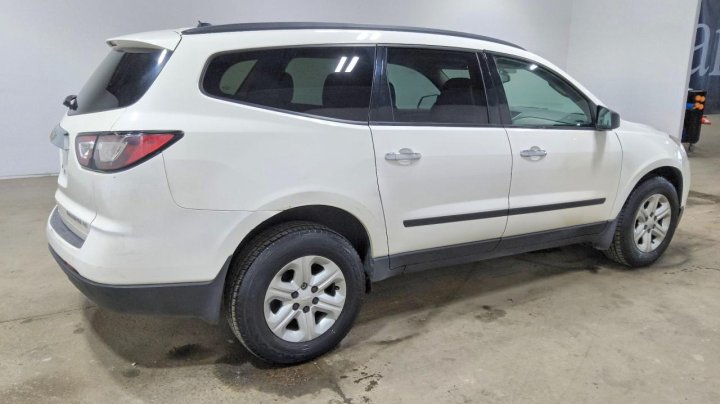 Chevrolet Traverse Ls 2015