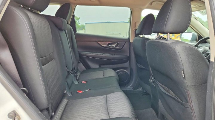 Nissan ROGUE Sv 2018