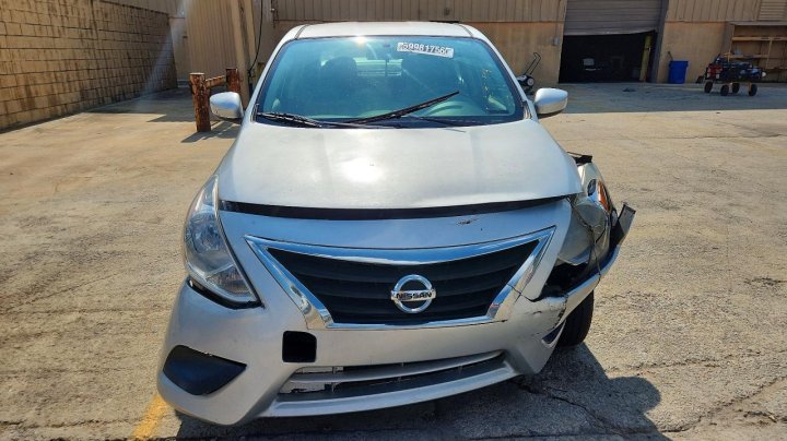 Nissan Versa 1.6 Sv 2017