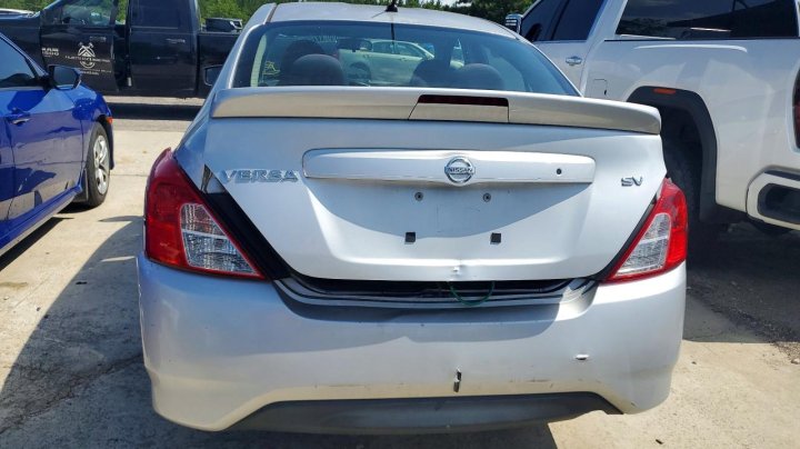 Nissan Versa 1.6 Sv 2017
