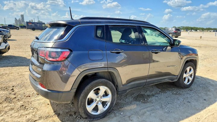 JEEP COMPASS Latitude 2018