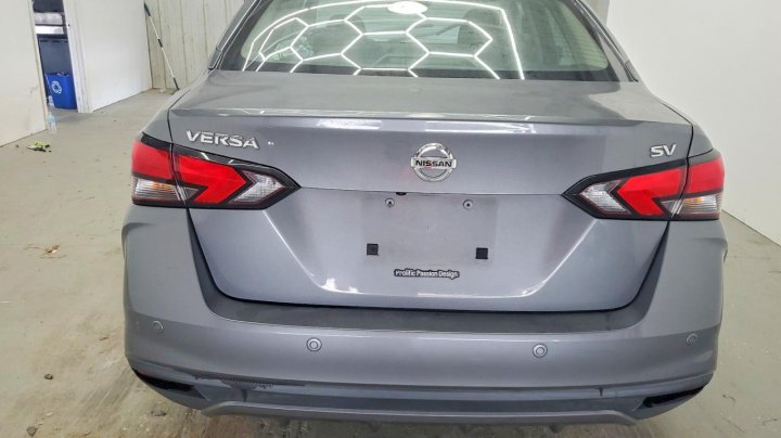 Nissan Versa Sv 2021