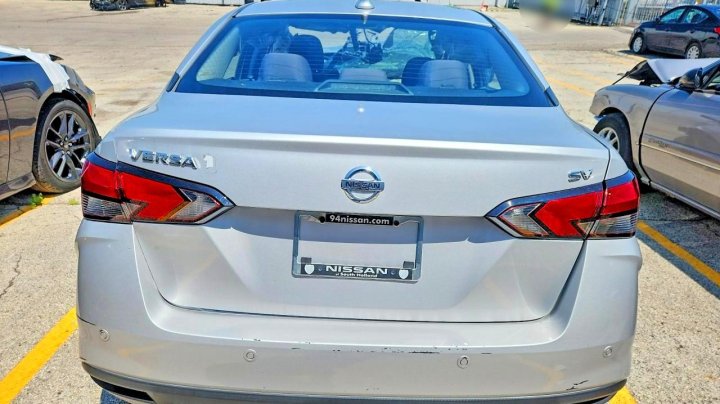 Nissan Versa Sv 2021