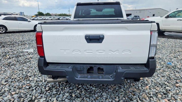 Toyota TACOMA Sr 2024